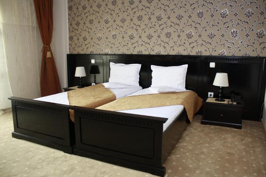Hotel Imperium Suceava Habitación foto